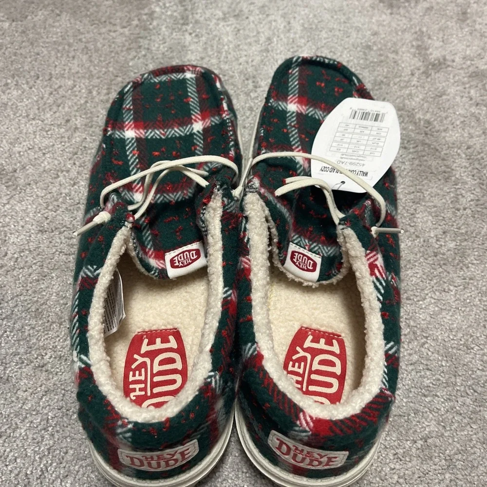 Hey Dude Wally Cozy Plaid Slip On Shoes Red Green Christmas Men's Size 12 NEW